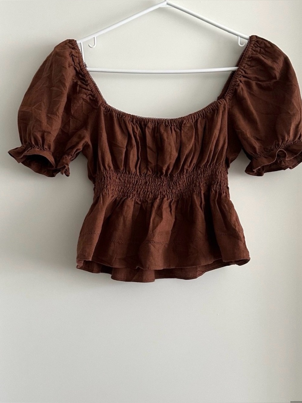 Aritzia Linen-blend Brown Puff Sleeve Smocked Peplum Top